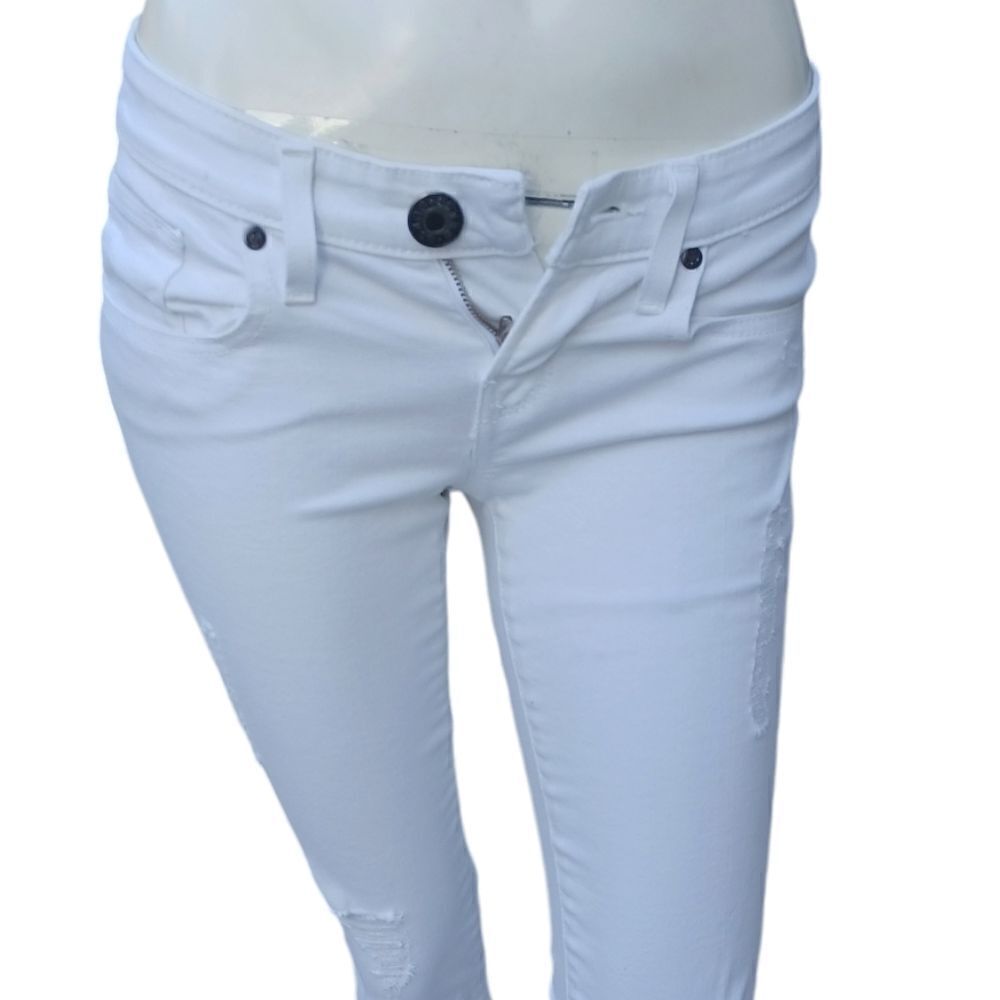 7008448.....GUESS Skinny Sarah Fit Jeans Size 24, 24"Inseam 6"Rise